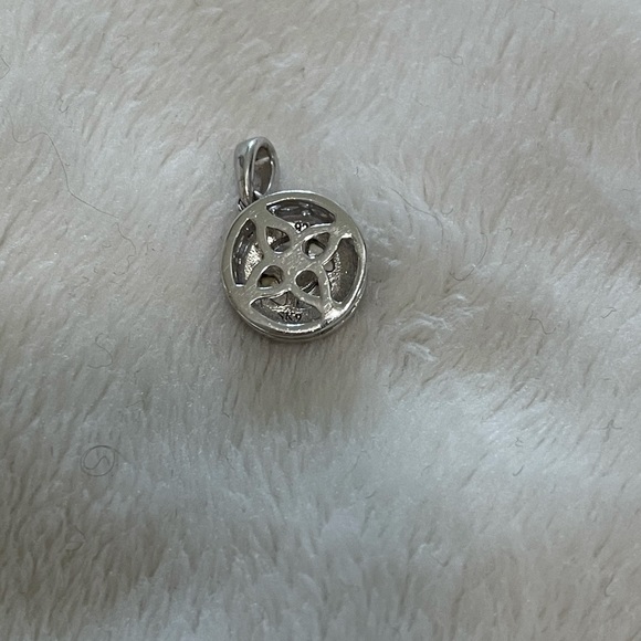 Beautiful Sterling silver and diamond pendant - Picture 5 of 10
